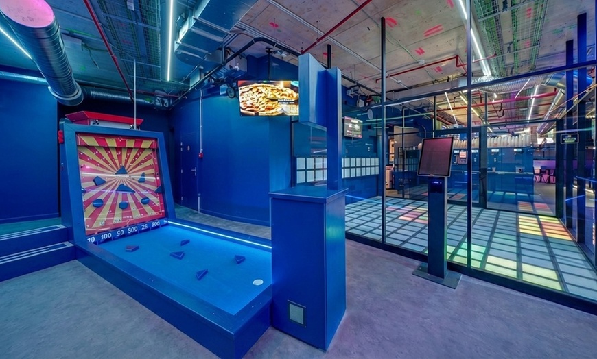 Image 4: Expérience ludique et conviviale avec activités et combos gourmands