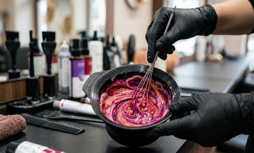 Image 4: Women's Hair Condition & Blow Dry w/w/o Cut, Highlights or Color 