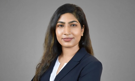 15 Minute In-Studio Headshot Photography Session - Tania Hossain Photography