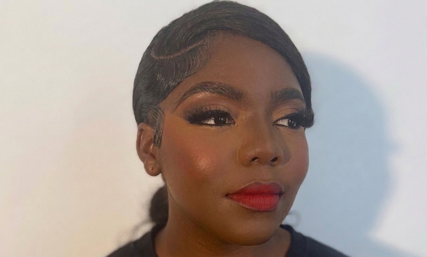Image 19: 90-Min Naturally Me or Soft Glam Makeup Application