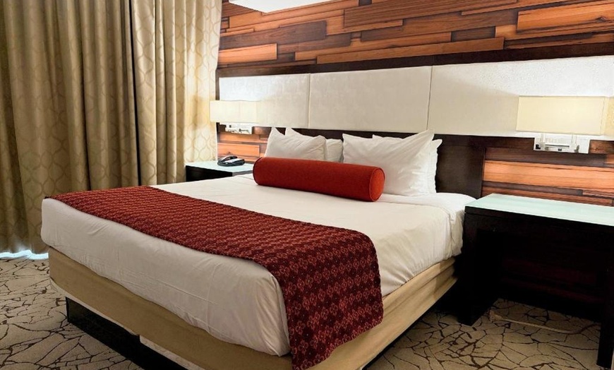 Image 22: Lake Tahoe Casino Resort with Spa & Indoor Pool