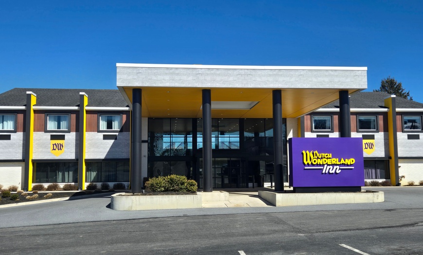 Image 2: Member-Only Deal: Dutch Wonderland Inn in Lancaster –Family-Friendly 