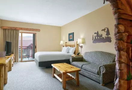 Wolf Den Suite
