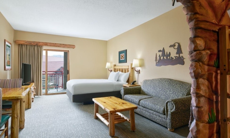 Image 25: Great Wolf Lodge Kansas City Water Park Resort