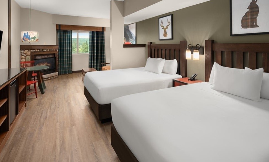 Image 25: Great Wolf Lodge Grand Mound Water Park Resort