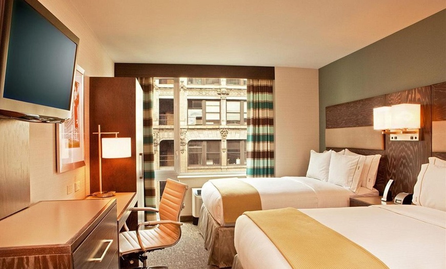 Image 9: Midtown Manhattan Hotel near Times Square