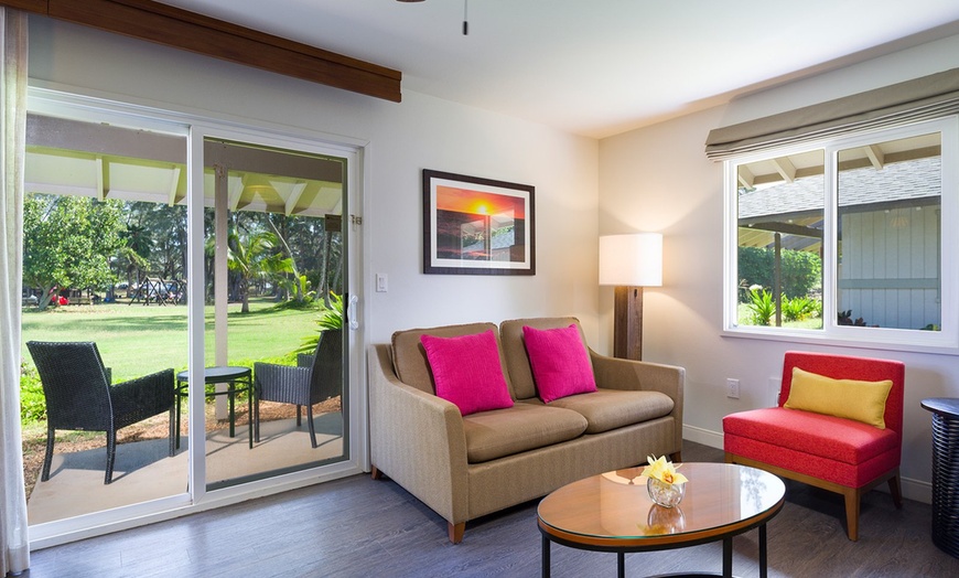 Image 33: Kauai Beachfront Hotel with Pools & On-Site Lū'au