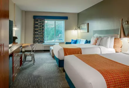 Junior Double-Queen Suite
