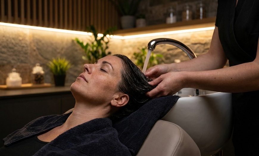 Image 6: Solo or Couples VIP Pampering Packages or 60-Minute Couples Massage