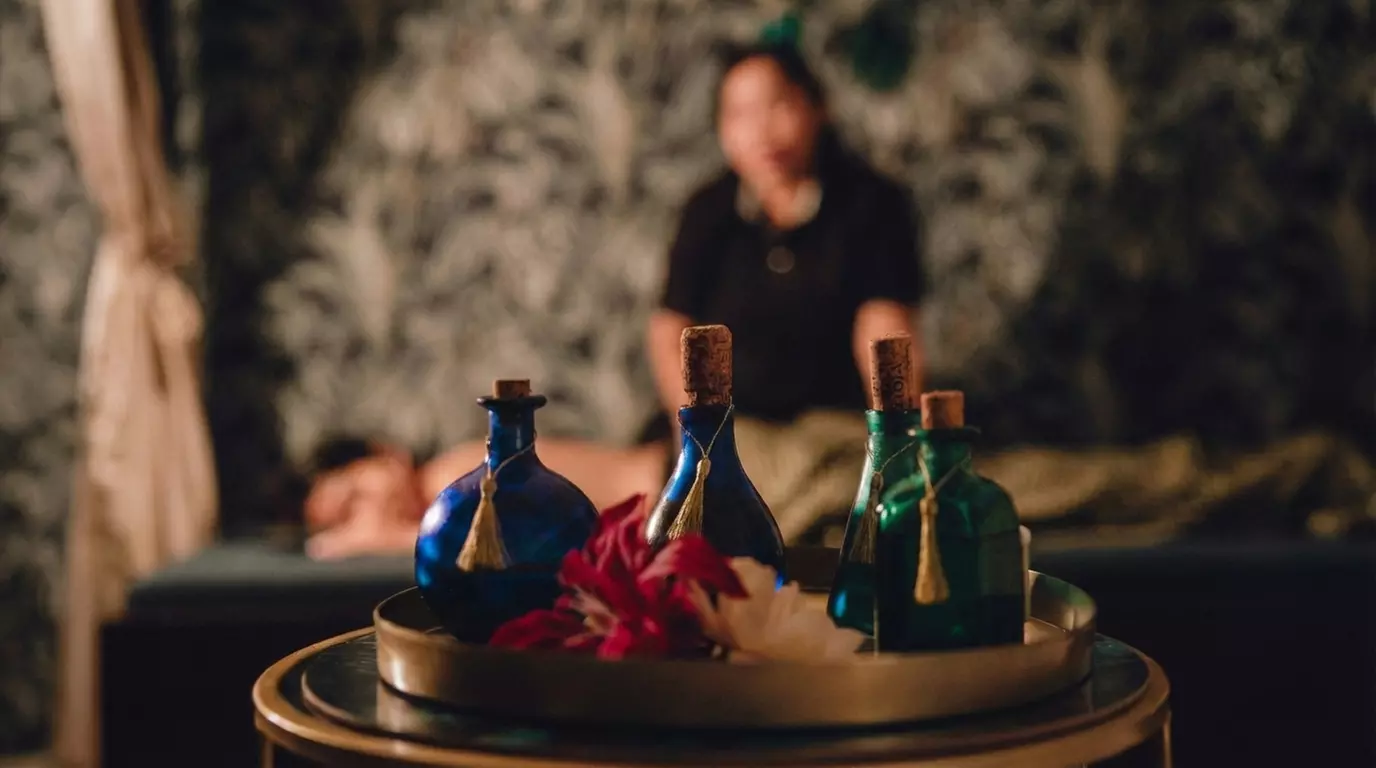 Walentynkowe orientalne spa lub balijski rytuał walentynkowy dla 2 osób i słodki upominek w salonie Małe Bali (do -13%) - Primary Image