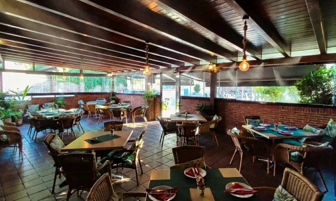 Experiencia gourmet española: menú degustación para 2 o 4 personas