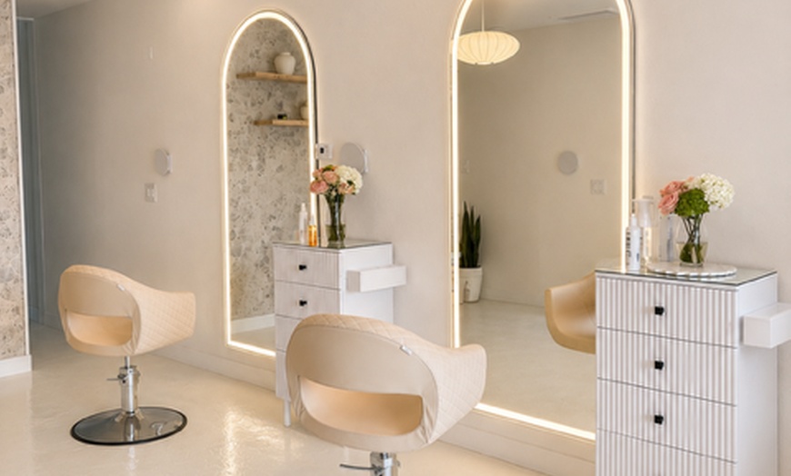 Image 5: 60-/90 Min-Head-spa w/ Scalp Analysis, Water Circulation+ Head Massage