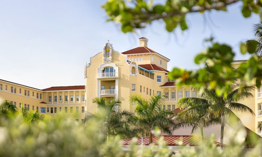 Image 41: Oceanfront escape near shopping, dining, and cruise port