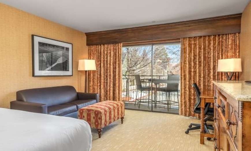 Image 17: 4-Star Resort and Spa on the Shores of Lake Arrowhead, CA