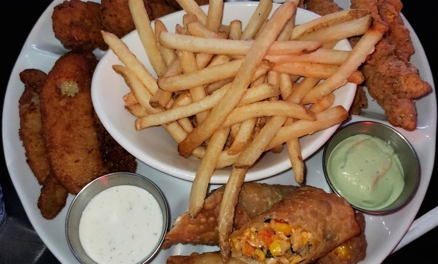 Image 10: Up to 45% Off Dine 'N Drag Dinner Show