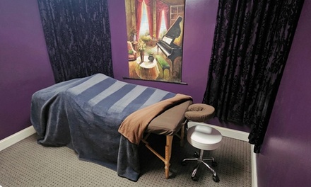 60-Minute Massage with Hot Stones, Hot Towels & Aromatherapy - Traveling Hands Massage