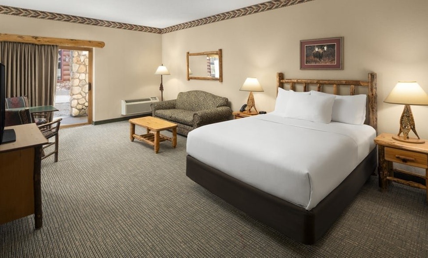 Image 26: Great Wolf Lodge Wisconsin Dells Water Park Resort