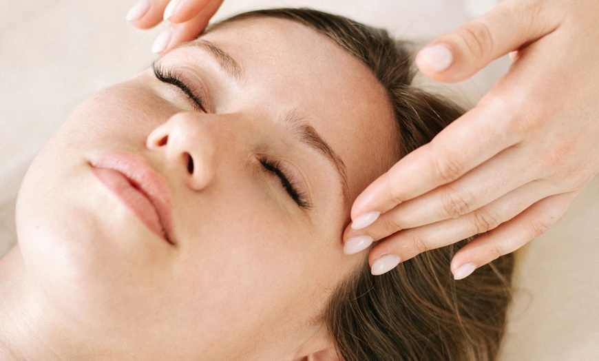 Image 7: Unwind with a 90-Minute Combo Massage or Couples Relaxation
