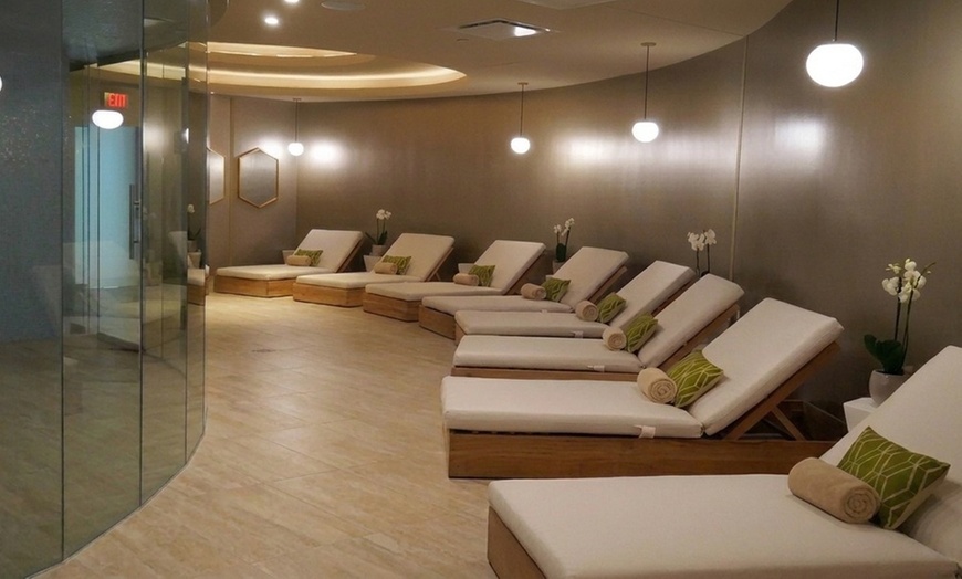 Image 3: 50/100-Min Massage or 50-Min Facial with Spa Access & Amenities
