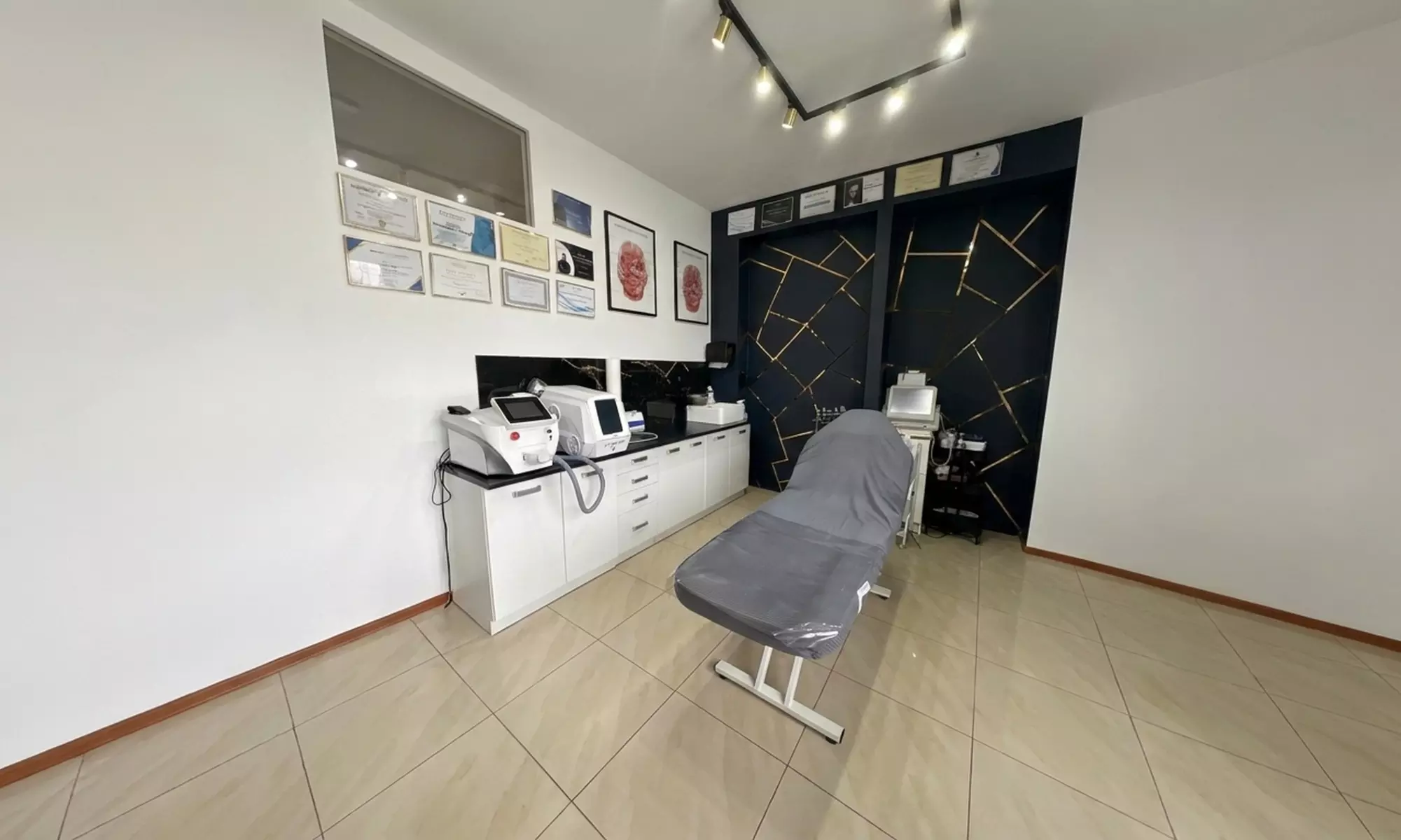 Koreańska pielęgnacja w kilku wariantach lub koktajl Monaco na twarz