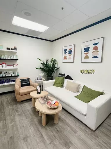 Enhance Your Style with One or Three 60 Minute Hydro Facial