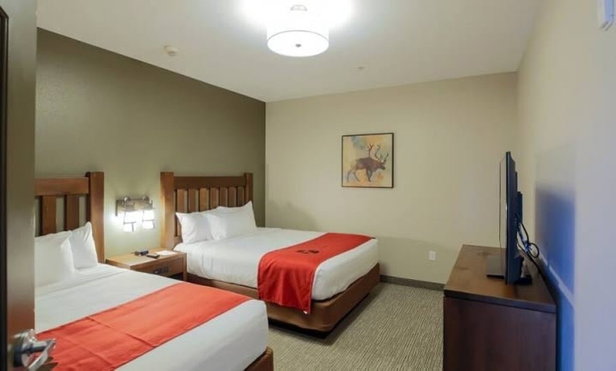 Image 25: Great Wolf Lodge Gurnee Indoor Water Park Resort