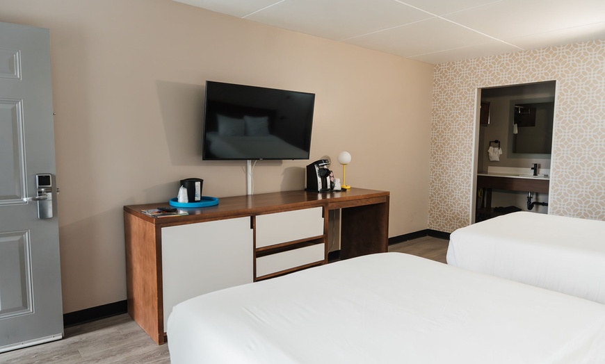 Image 7: Member-Only Deal: Dutch Wonderland Inn in Lancaster –Family-Friendly 