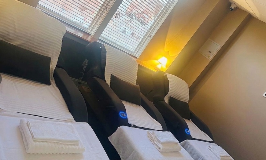 Image 3: Solo & Couples Spa Packages: Massage, Hot Stones & Cupping