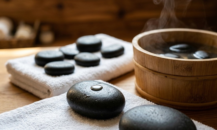 Image 6: 60- or 90-Minute Couples Swedish or Deep Tissue Massage with Oils