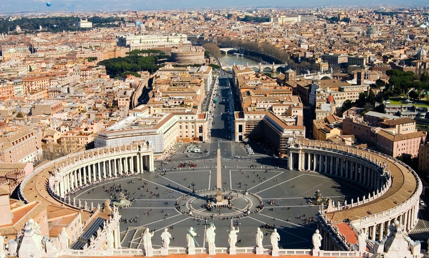 Image 3: ✈ 8-Day London, Paris & Rome Vacation with Air