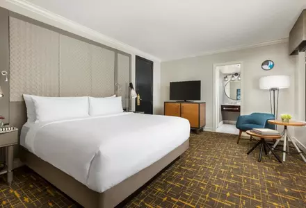 Deluxe Queen Room