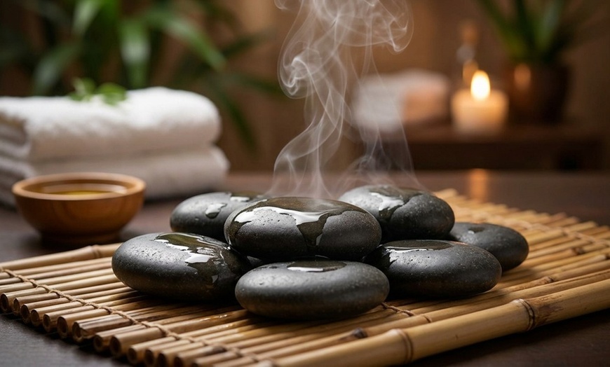 Image 6: Rejuvenate Together with 60-Minute Couples Massage Options