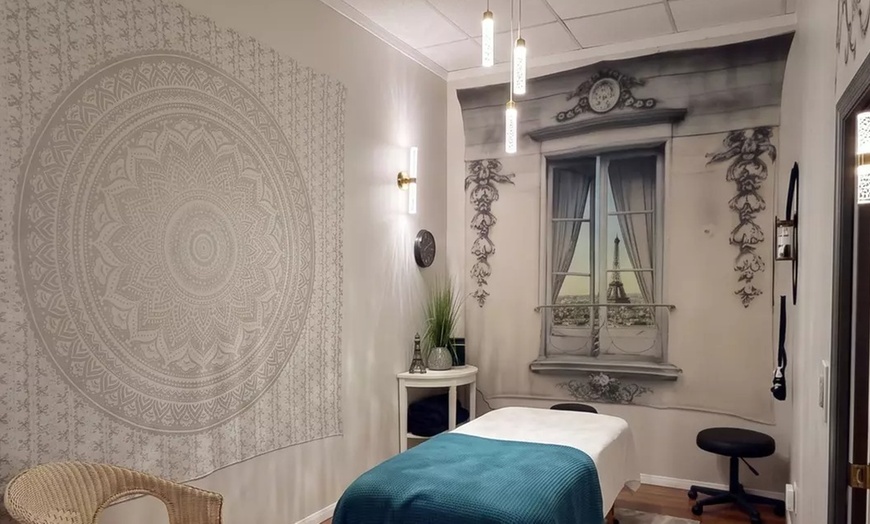 Image 2: Swedish Massage: 60- or 90-Min Sessions for Relaxation & Relief