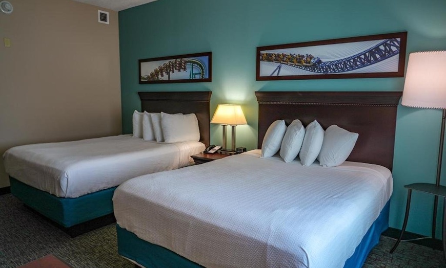 Image 25: Sandusky Hotel with Cedar Point Early Entry