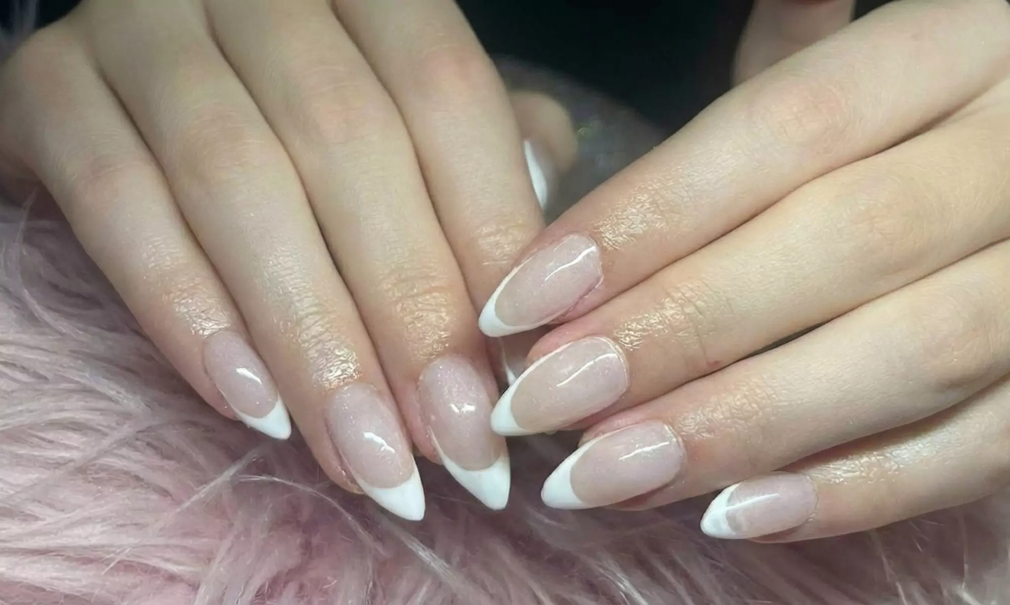 Manicura y/o pedicura con esmaltado semipermanente para 1 persona