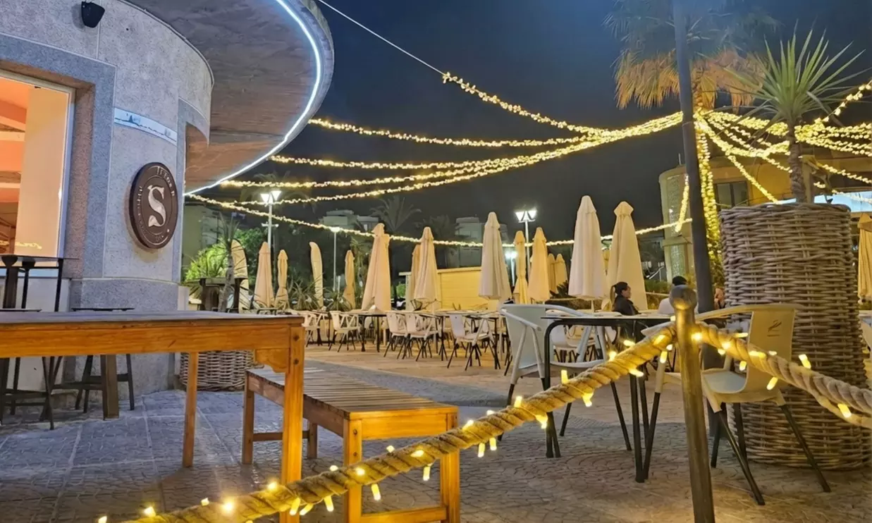 Cata de 4 vinos frente al mar, maridados con torreznos, para 2 o 4 pax