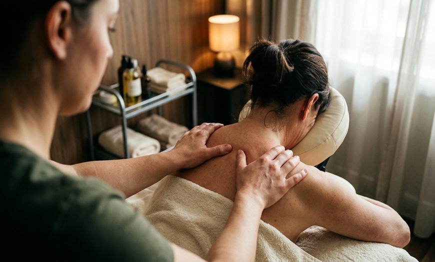 Image 8: Relaxing Couples Massage with Hot Stones and Hot Towels
