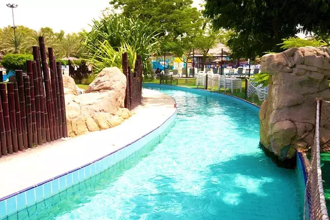 Ras Al Khaimah: 4* Hotel Stay with Dreamland Aqua Park Tickets for Two