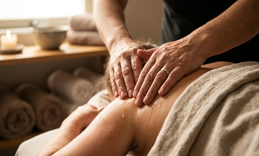 Image 8: Up to 20% Off on Couples Massage at Body & Mind Massage Spa