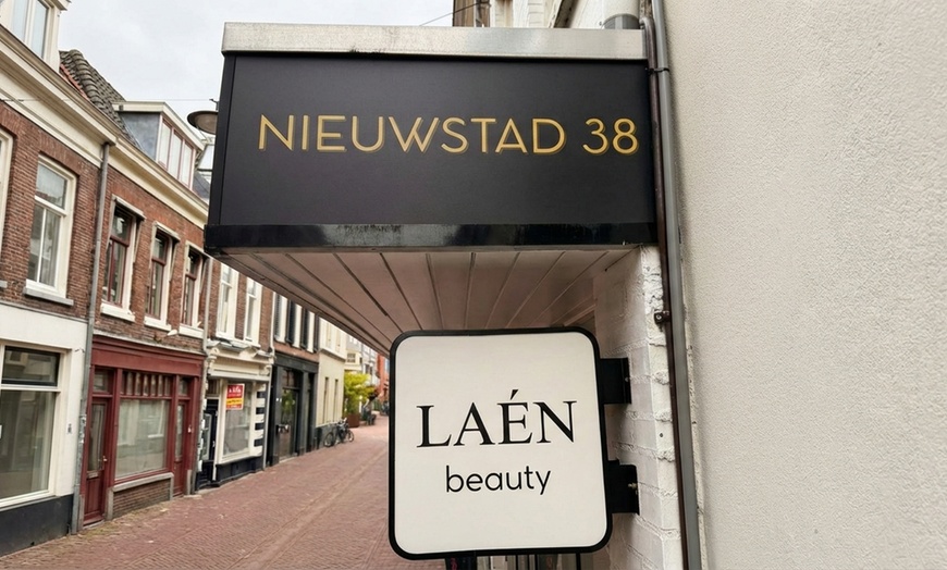 Image 2: Laat een tattoo verwijderen van 11-50 cm²: 1 of 3 laserbehandelingen