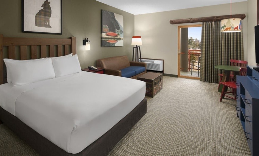 Image 21: Great Wolf Lodge Cincinnati Water Park Resort