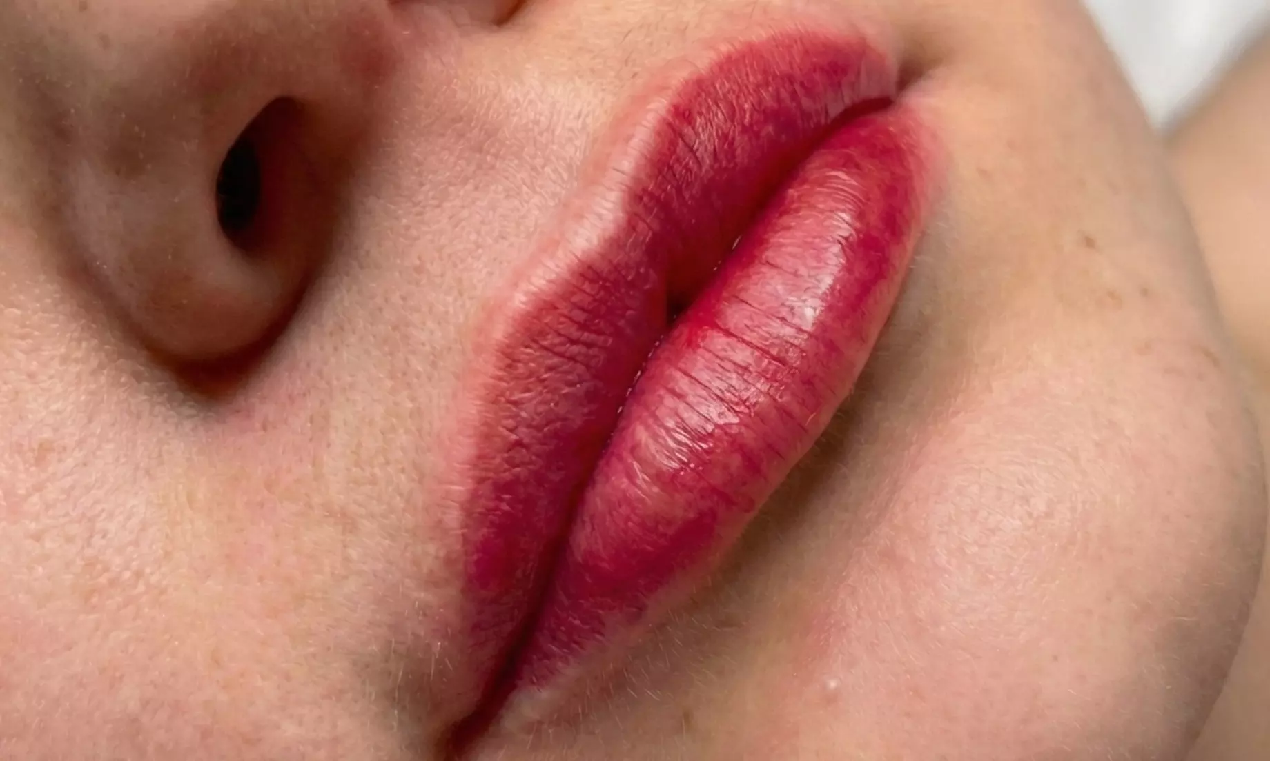 Micropigmentación de cejas, labios o combo completo para 1 persona