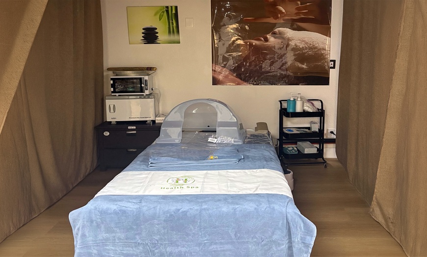 Image 3: Relaxing Deep Scalp Head Spa with Massage & Optional Paraffin Wax