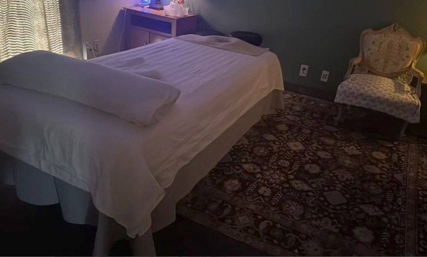 Image 4: Couples and Individual Therapeutic Massages