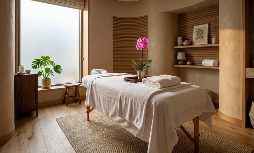 Image 3: Get One, Two Or Three 60 Min Lymphatic Drainage Massage