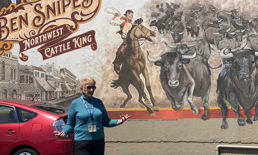 Image 5: National Neon Sign Museum & Mural Tour – Dalles, OR