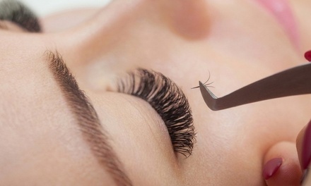 Classic Full Set of Eyelash Extensions — 60 Minutes - L'Essence Day Spa