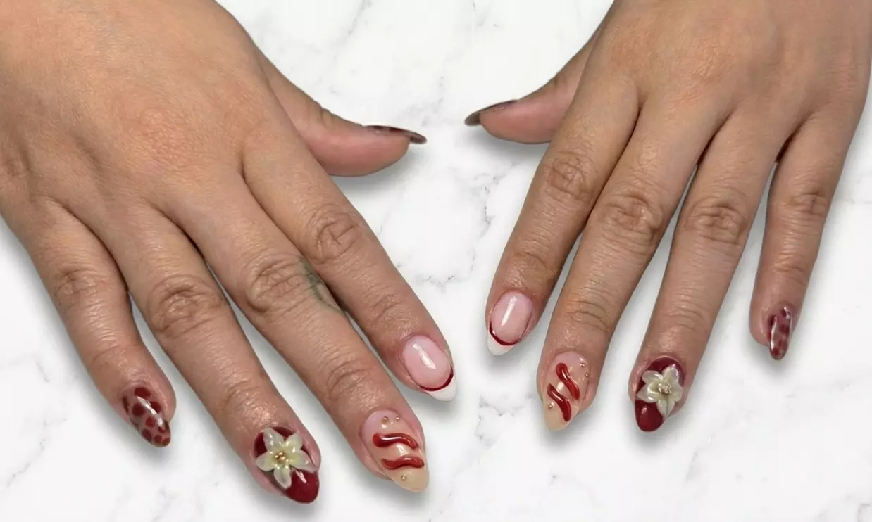 Manicura y/o pedicura express o completa con esmaltado semipermanente