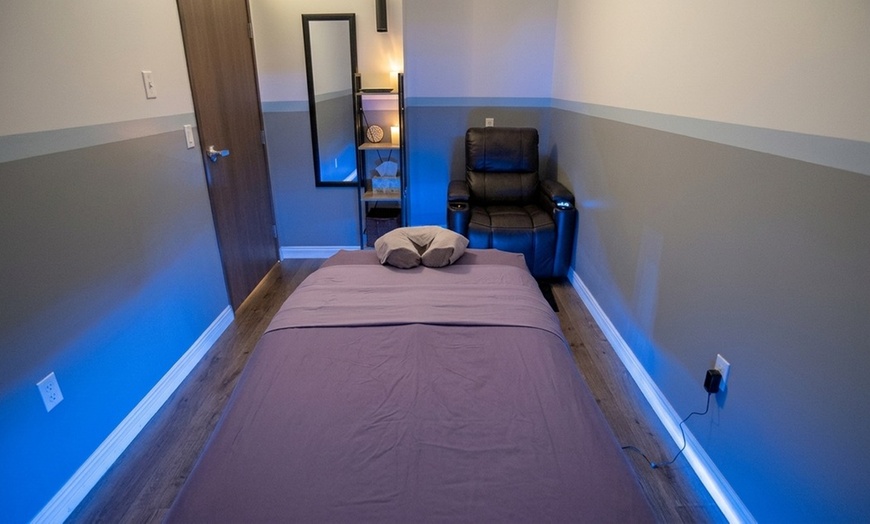 Image 5: 90 Min Swedish/Deep Tissue/Thai Massage for 1-2 +Add-On+Hot Towels&Tea