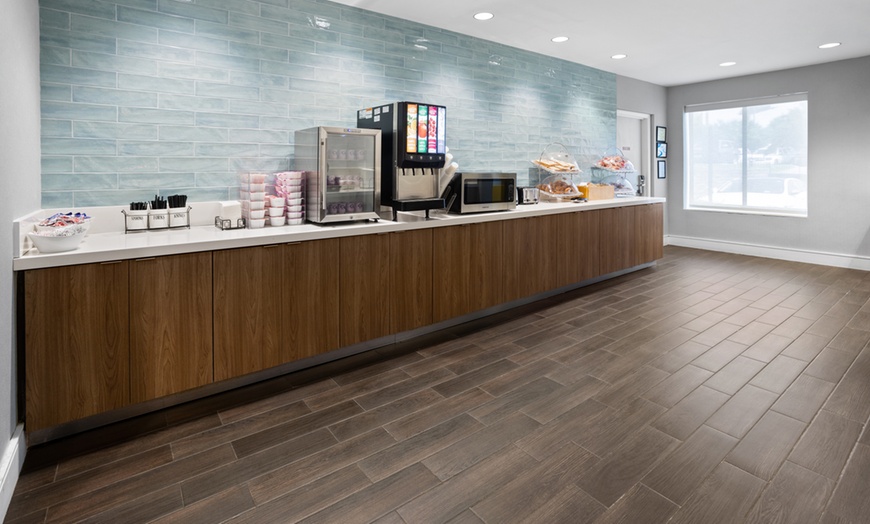 Image 10: Atlanta Airport Hotel with Free Breakfast & Shuttle